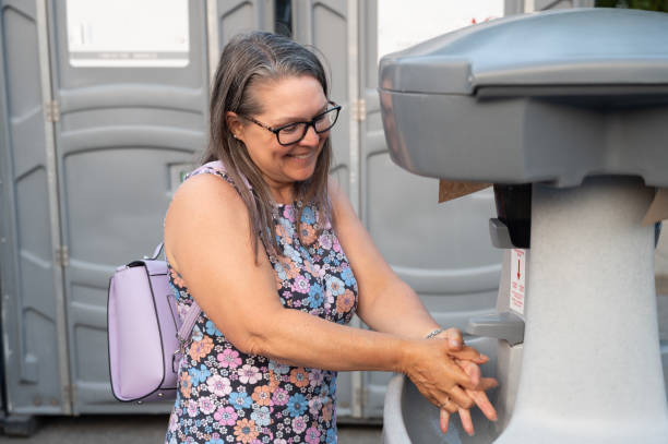 Portable bathroom rental in Taft Mosswood, CA